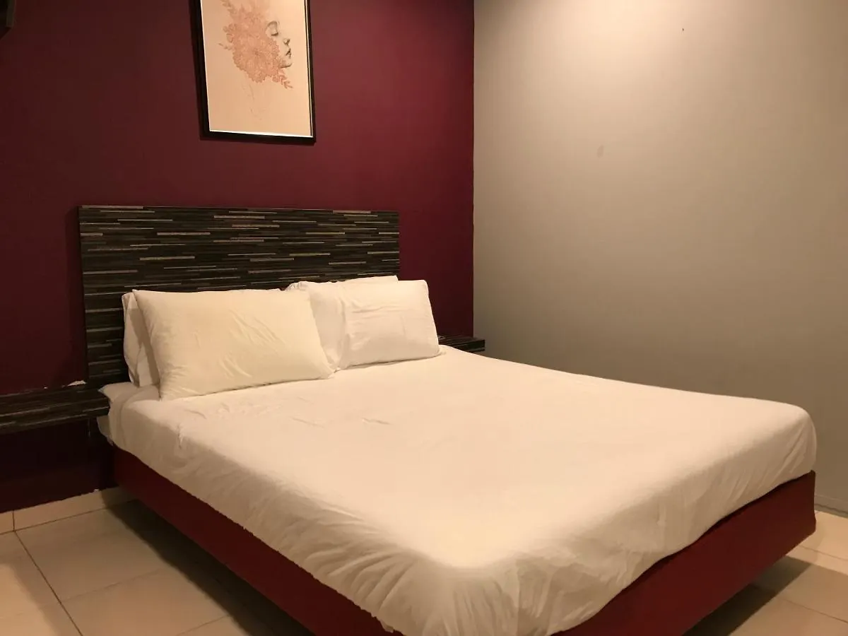 Oyo 90487 K Threegod Hotel Johor Bahru 2*,