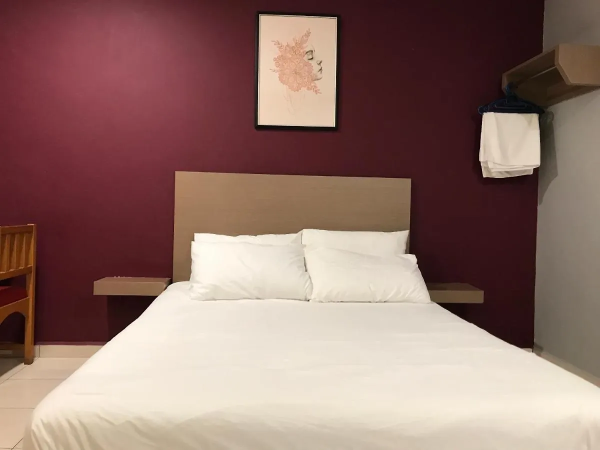 Oyo 90487 K Threegod Hotel Johor Bahru 2*,